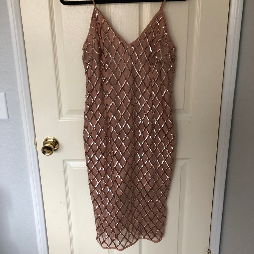 F21 Pink/Rose Gold Sequin Midi Dress||Classy Chic